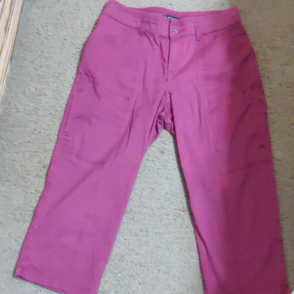 Lee relaxed fit capris